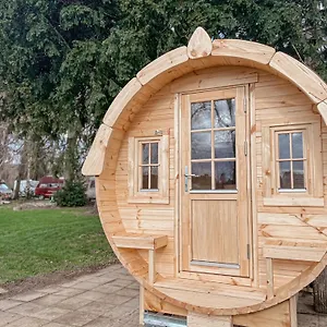 Wohnen Im Campingcube Direkt Am Rhein , Köln Deutschland